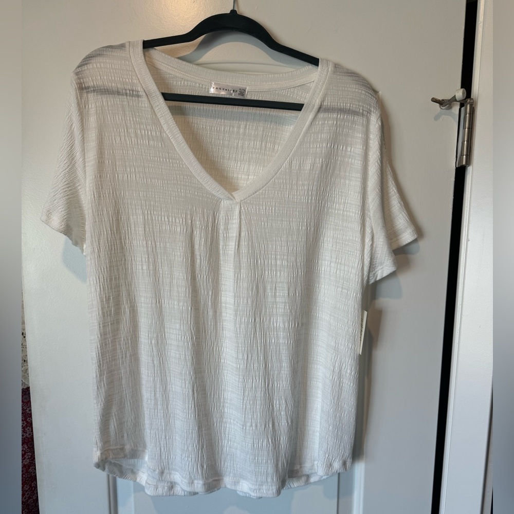 White textured short sleeve top XL